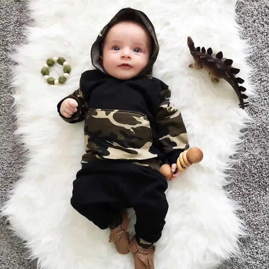 Baby Boys 2Pc Trendy Camouflage Hooded Sweatshirt and Pants Set