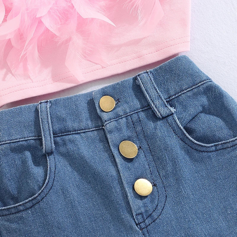 Fashion Girls 2Pc Pink Sleeveless Feather Camisole & Crimping Denim Jeans Set.